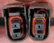 Fuel injector connectors comparison.jpg